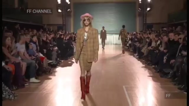 Vivienne Westwood | Fall Winter 2017/2018 Full Fashion Show哔哩哔哩bilibili