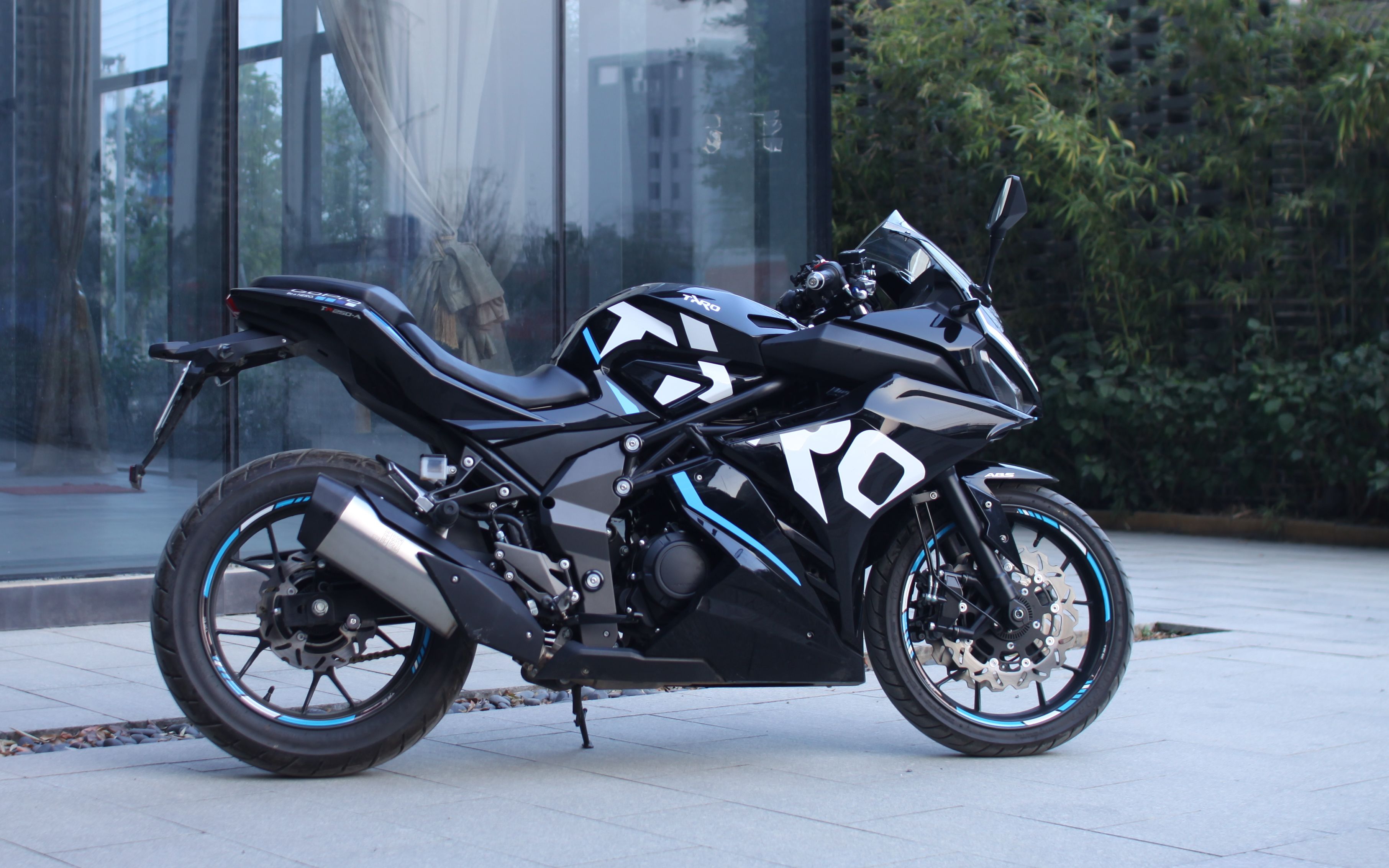 国产最菜250双缸仿赛台荣gp1极速测试