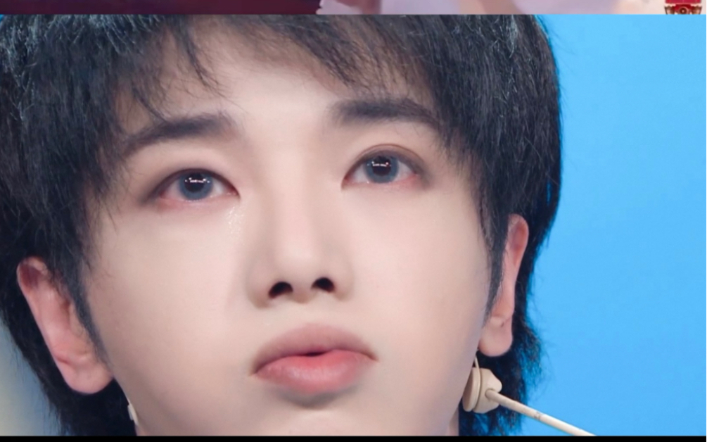 华晨宇在王牌真的神仙蓝色眼睛了!