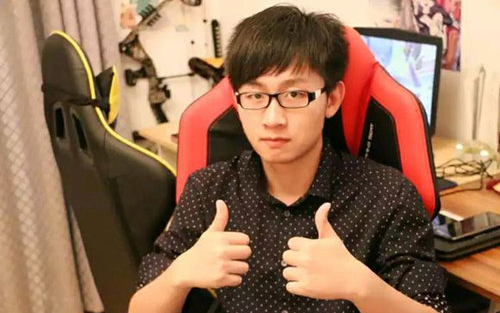 转载〗陈子豪露脸吐槽:无聊的一天!