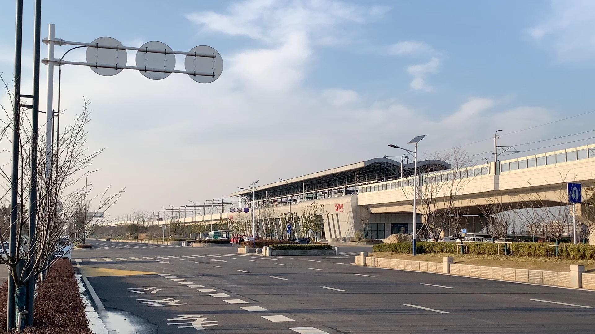【南京地铁】s7宁溧线大站快车 柘塘站飞站 站外视角_哔哩哔哩_bili