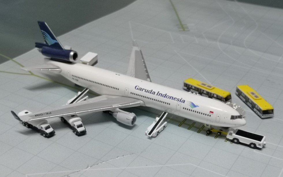 gj印尼鹰航麦道md-11飞机模型开箱
