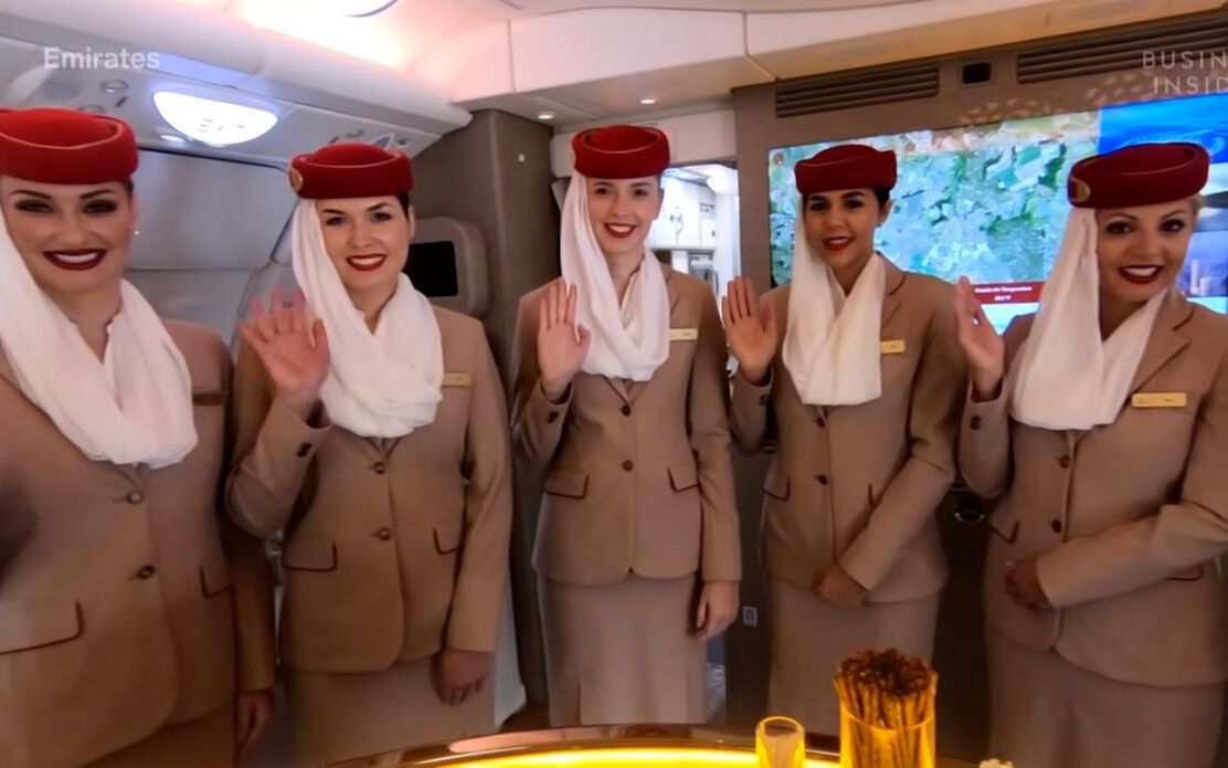 在阿联酋航空头等舱当空姐,不仅有丰厚的福利,也面临巨大的挑战