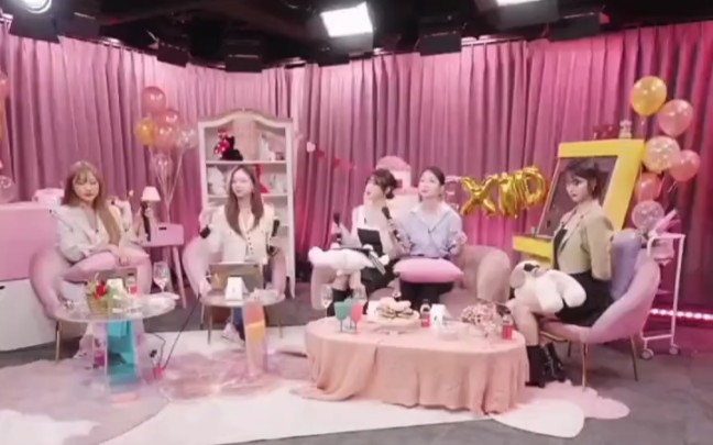 [图]EXID出道十周年直播！合体再唱<每夜+上下 + Hot pink + I Love You>舞台