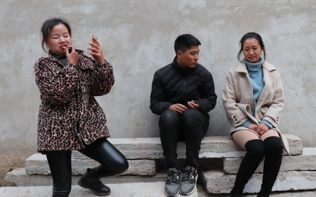 城里姑娘看不上农村小伙,让姐姐替自己相亲,幸亏老天开眼