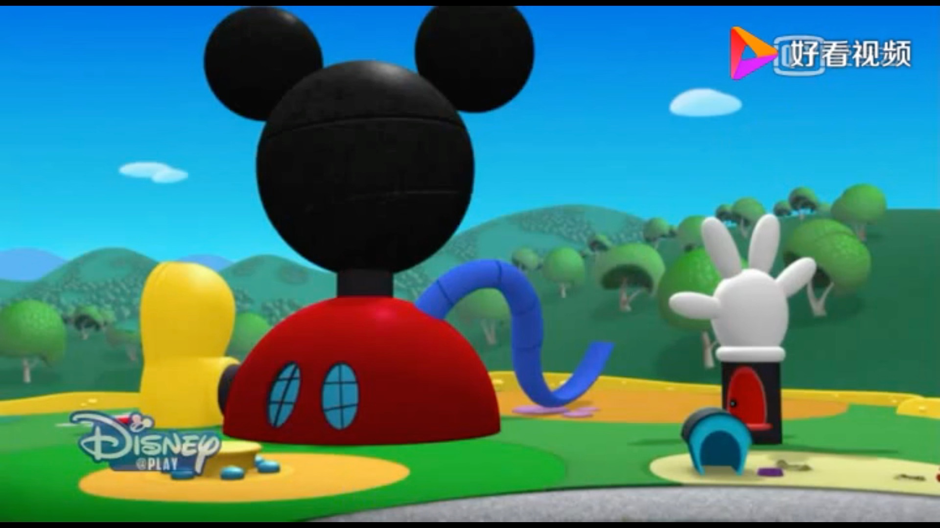 米奇妙妙屋:米奇搞笑开关送我们坐滑梯,米奇和树丛融为了一体!