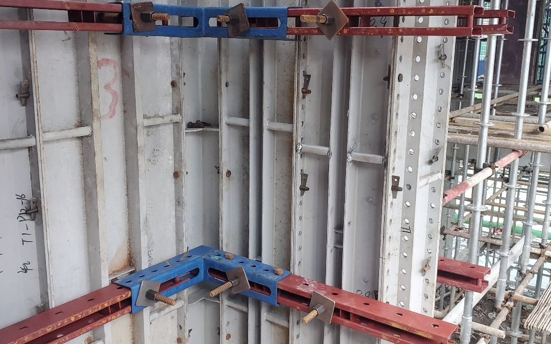 tianjian铝模钢背楞施工现场加固