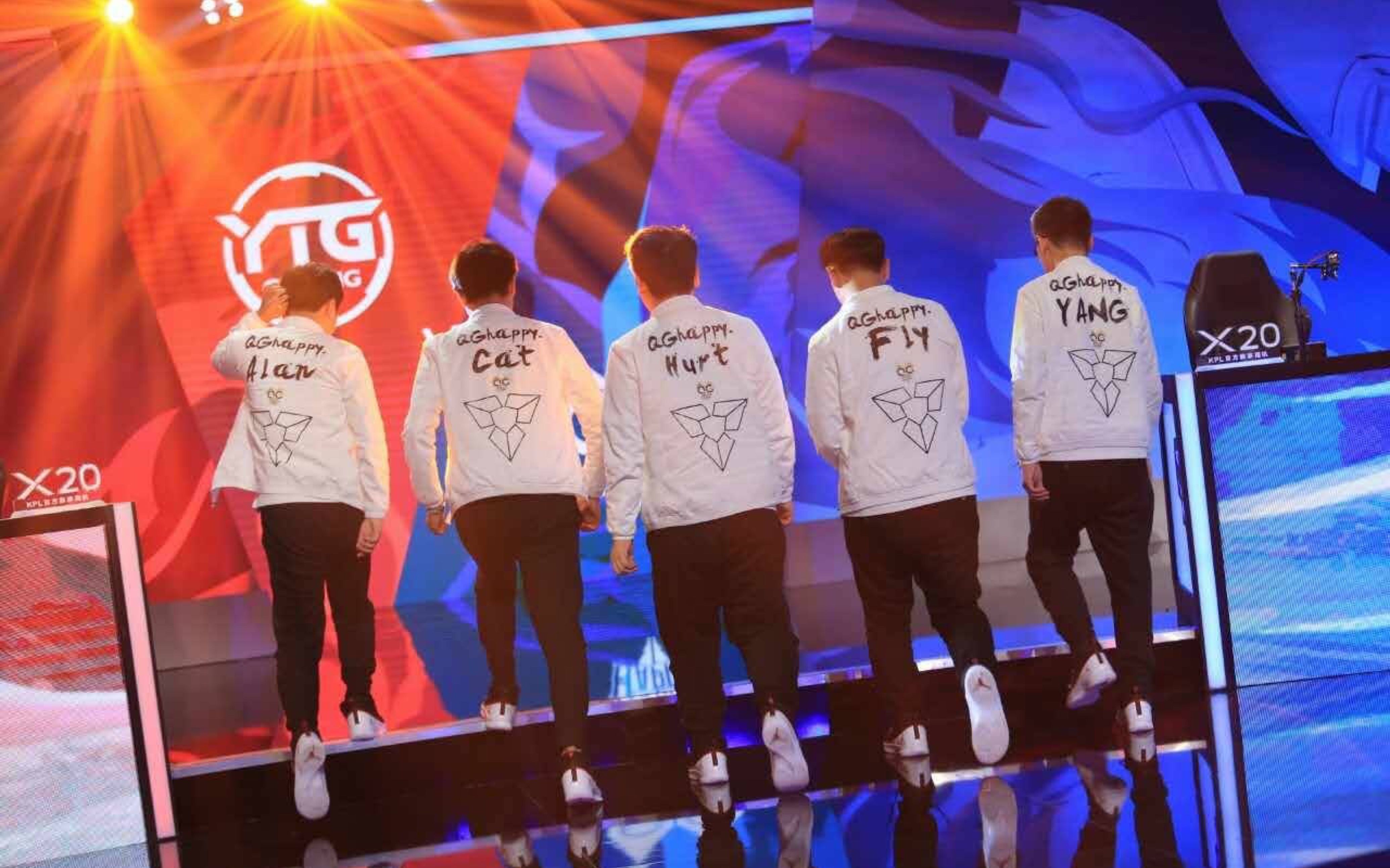 10.08日 王者荣耀 qghappy hurt 刺痛赛后采访镜头