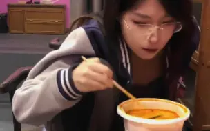 Descargar video: 《艾斯艾姆训练营———老师我想吃你🥛》