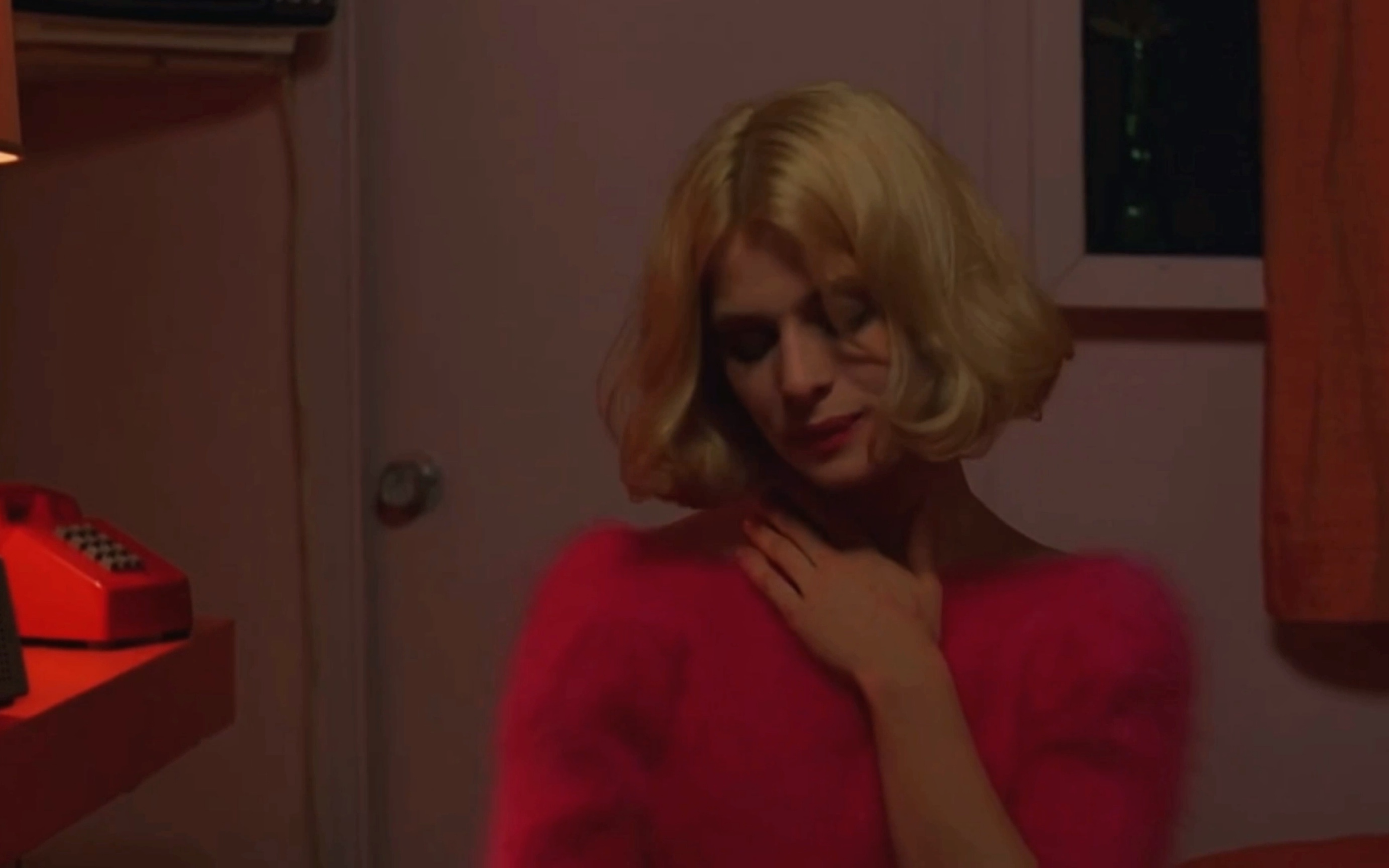 [图]沉浸式体验Lana Del Rey新歌《Paris，Texas》