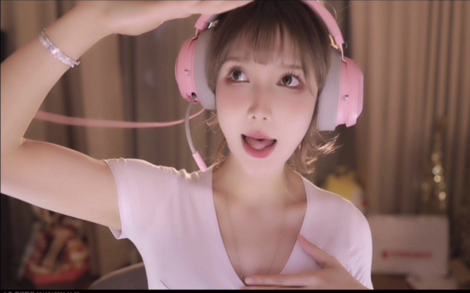 米娜minana呀2021.11.9直播 穿这么性感发福利送礼物 谁不喜欢呢