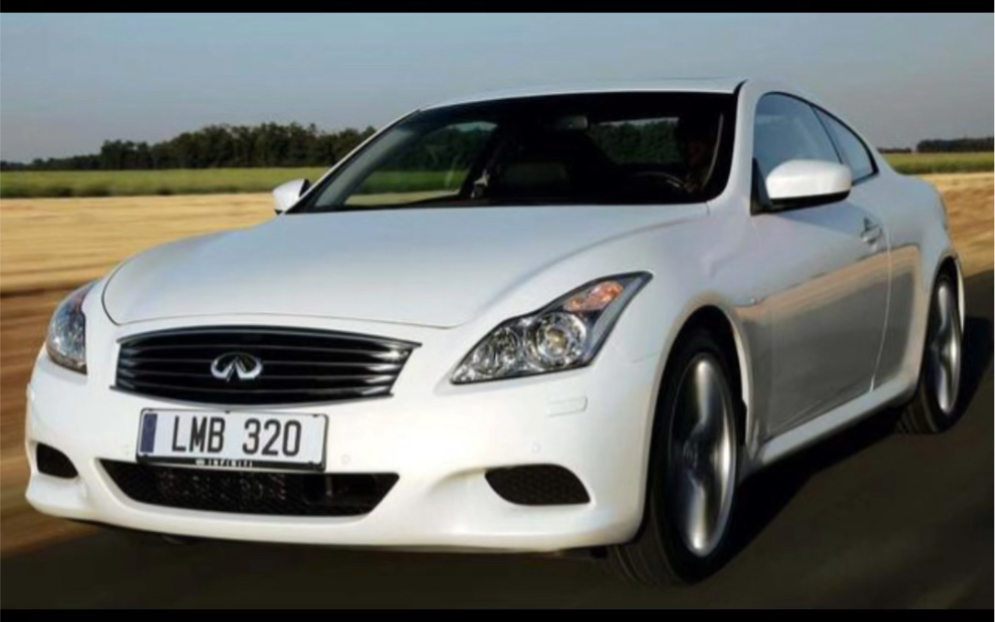 英菲尼迪g37敞篷版改灯案例,大灯老化发黄,透镜模糊亮度不够.