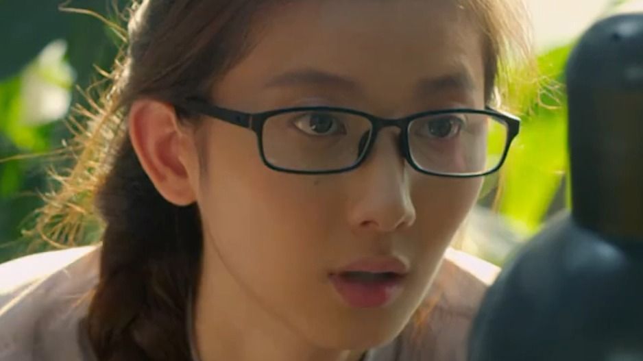 喜欢这个眼镜妹