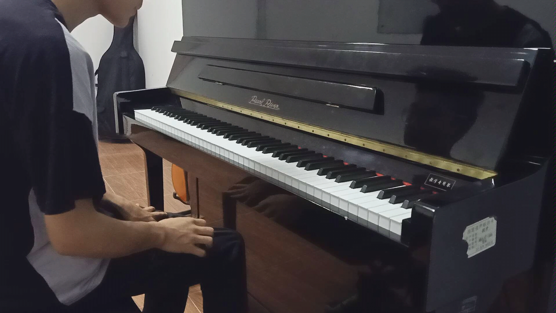 钢琴曲李斯特《钟》 .还有很多不足,希望有人可以指点下更多技巧.