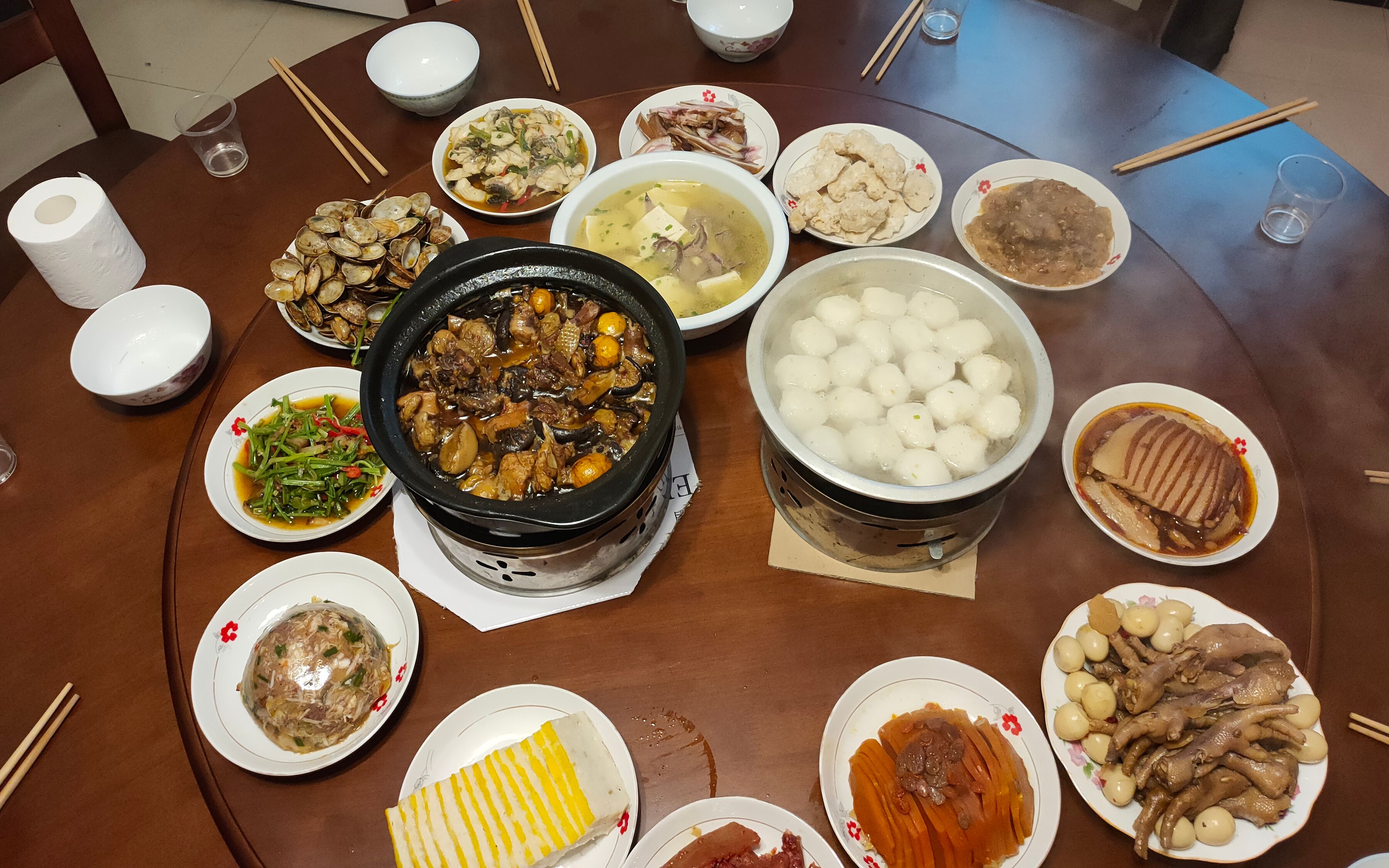 湖北农村年夜饭,老妈一人掌勺,看看做了些啥菜_哔哩哔哩_bilibili