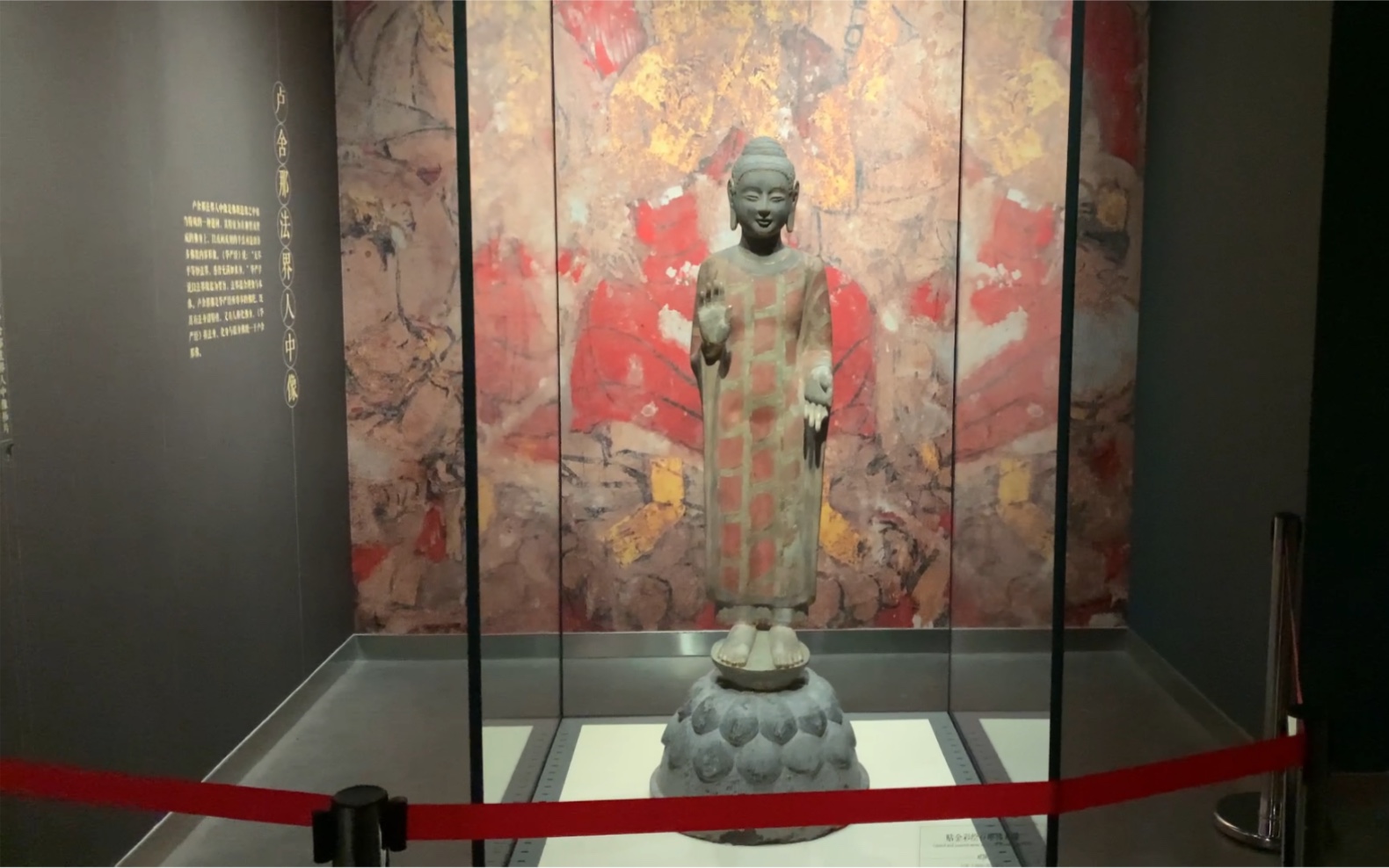 [图]青州博物馆龙兴寺佛像艺术展