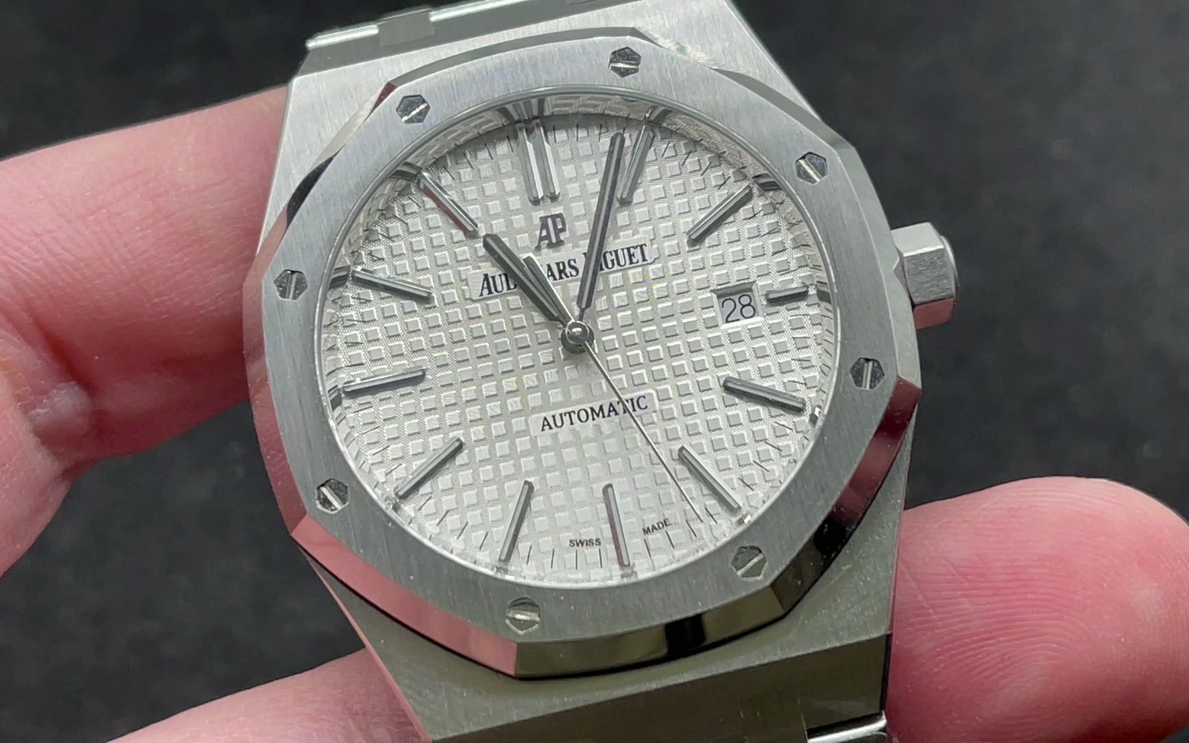 爱彼皇家橡树15400,正品表盘和正品机芯的既视感