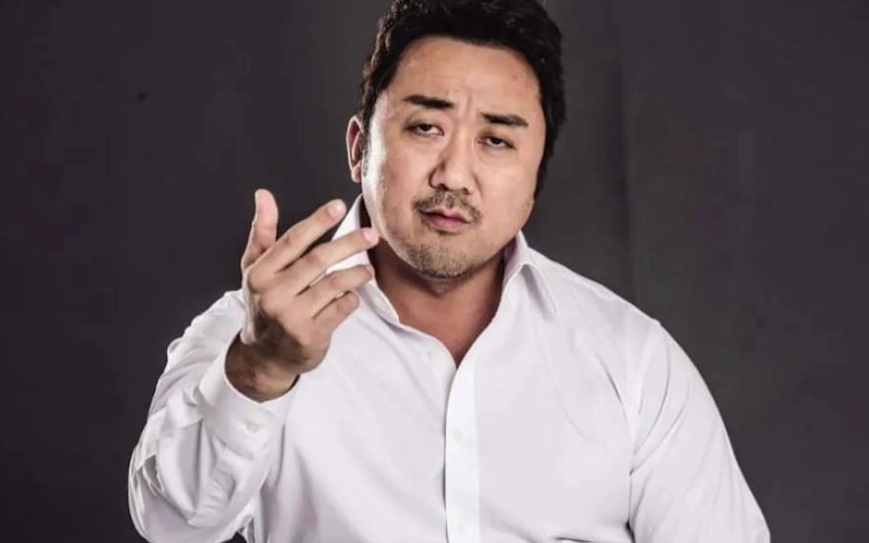 "硬汉大叔"马东锡的颜值变化,气场强大,身材健硕,带着萌劲的粗犷美男