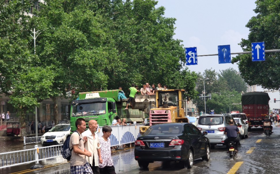 河南暴雨 受灾群众临时安置点记录哔哩哔哩bilibili