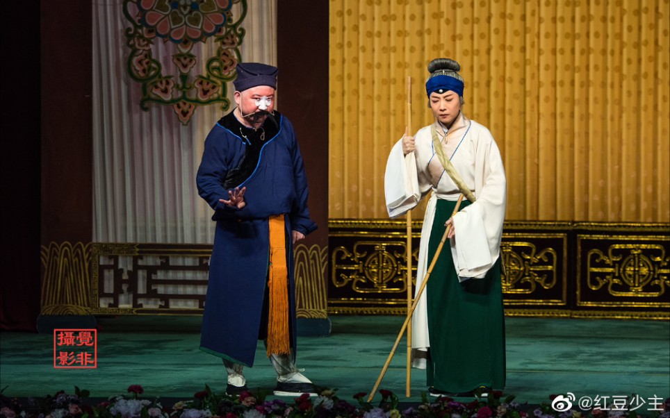 【二黄慢板】想当年在皇宫何等安好