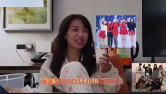 宋茜提到f(x)成员说以前成员们都是十几岁的小妹妹，她已经习惯了照顾别人，这也是成员们叫宋茜Victoria妈妈的原因吧