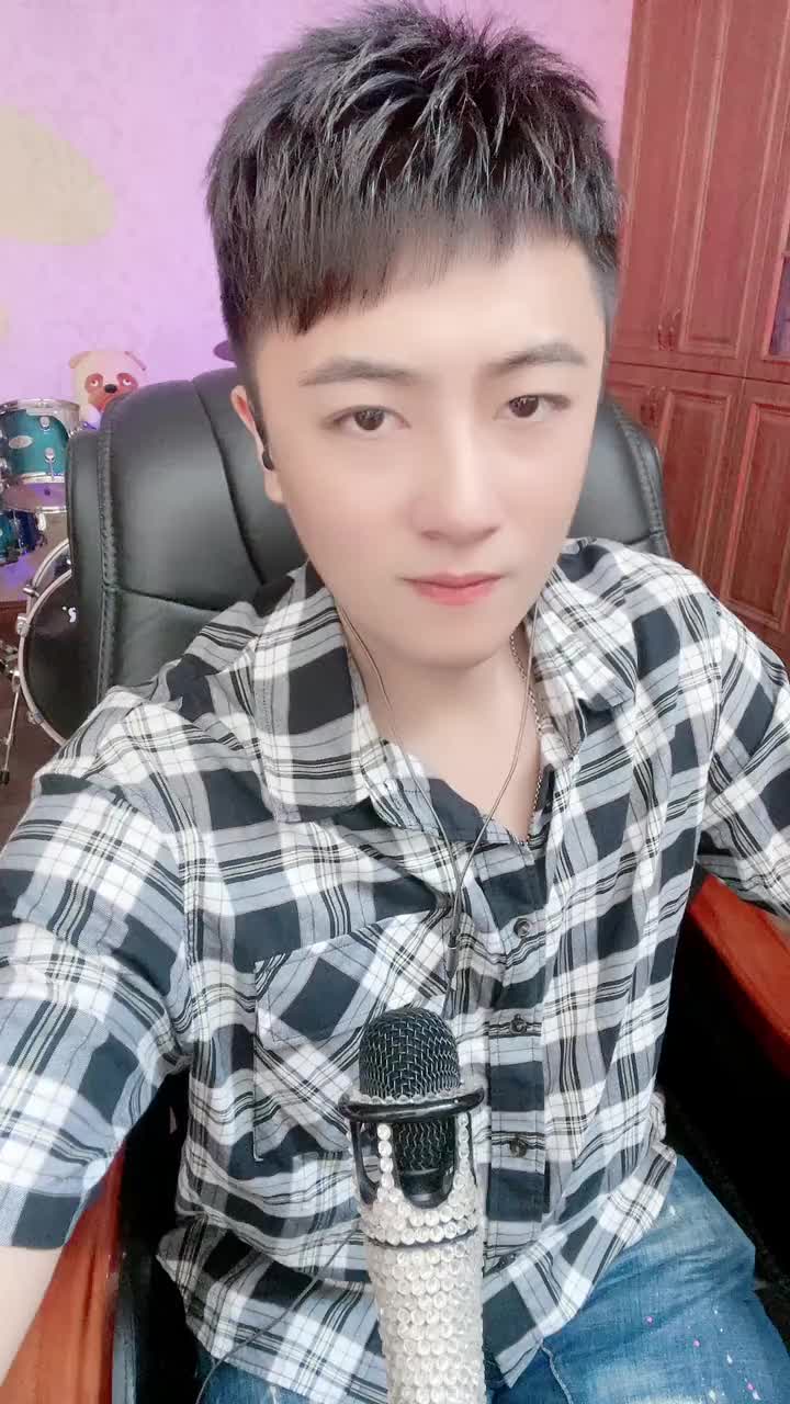 再录一遍如果爱还在喜欢的朋友多多支持点点关注听歌不迷路张天霸