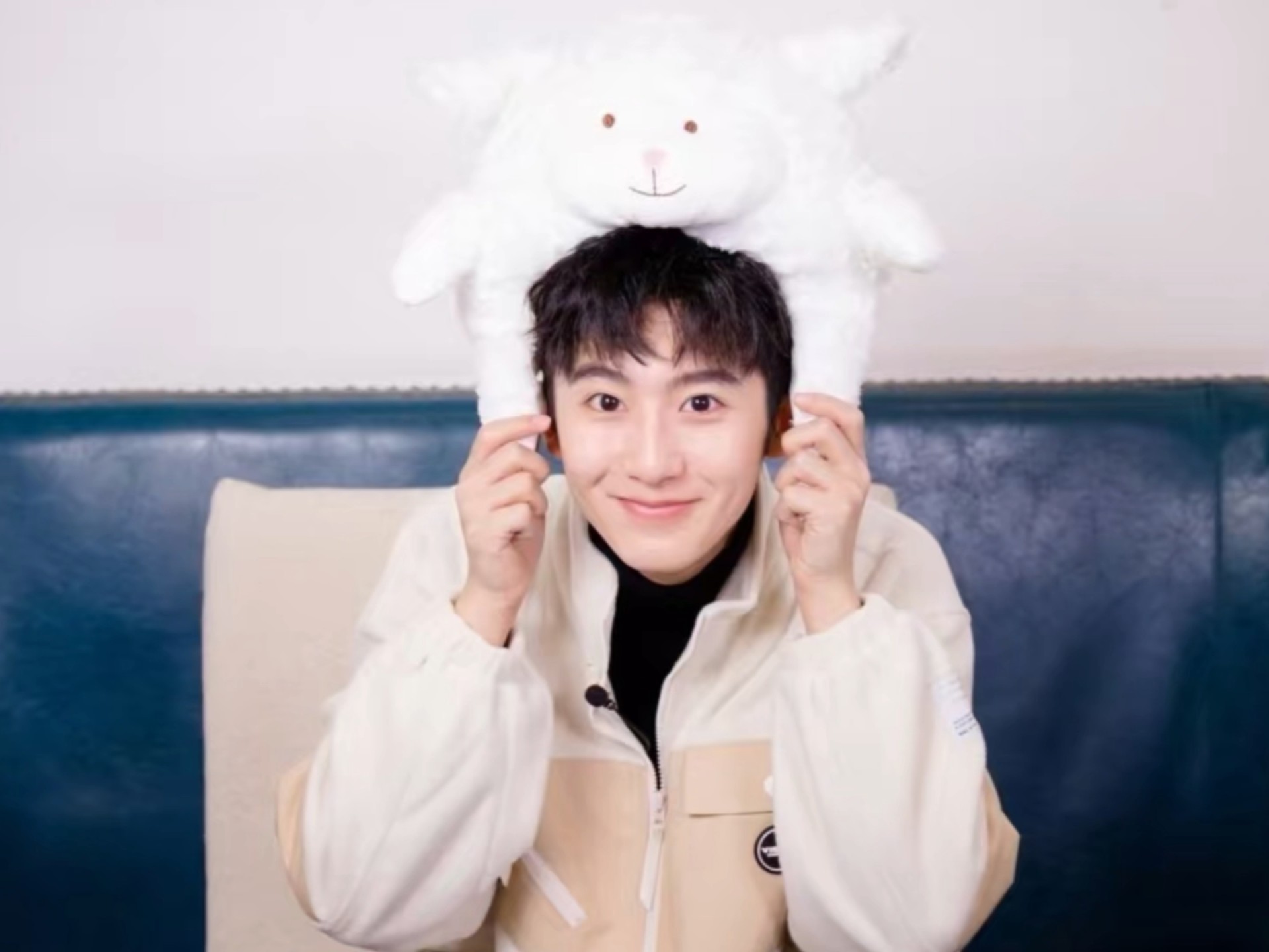 郝富申/就爱这个冷脸萌