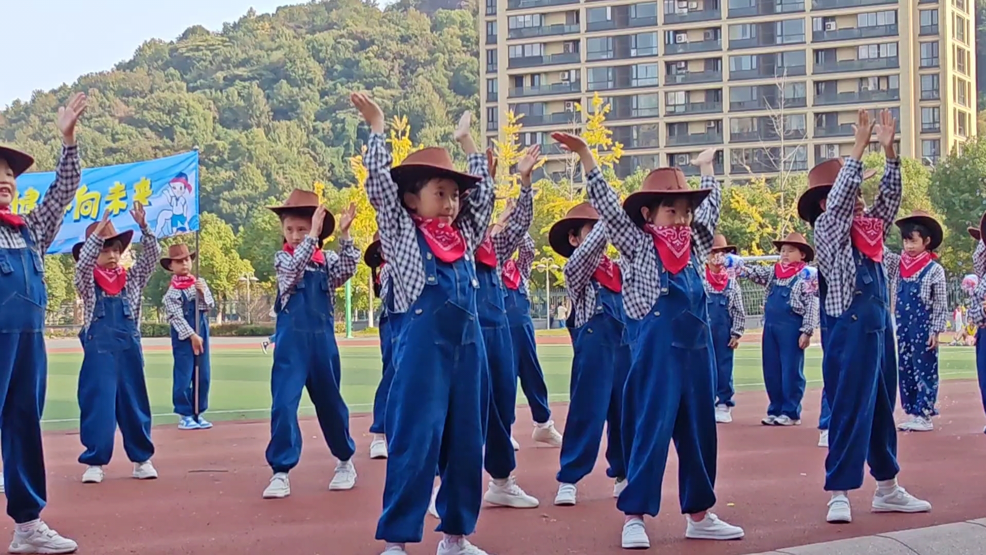 [图]秋的味道+娃娃的运动才是新的希望