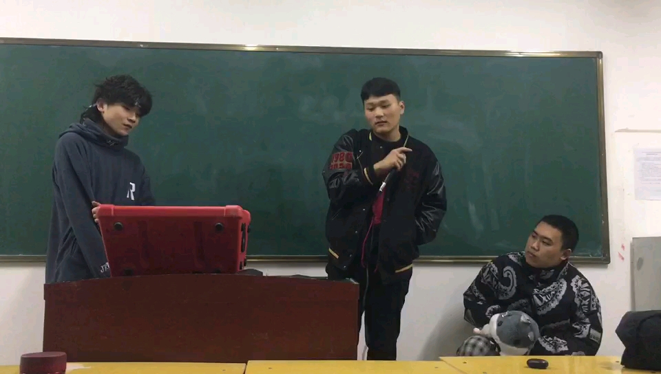 [图]最怕rapper唱情歌|社团情歌battle|帅哥翻唱《特别的人》方大同