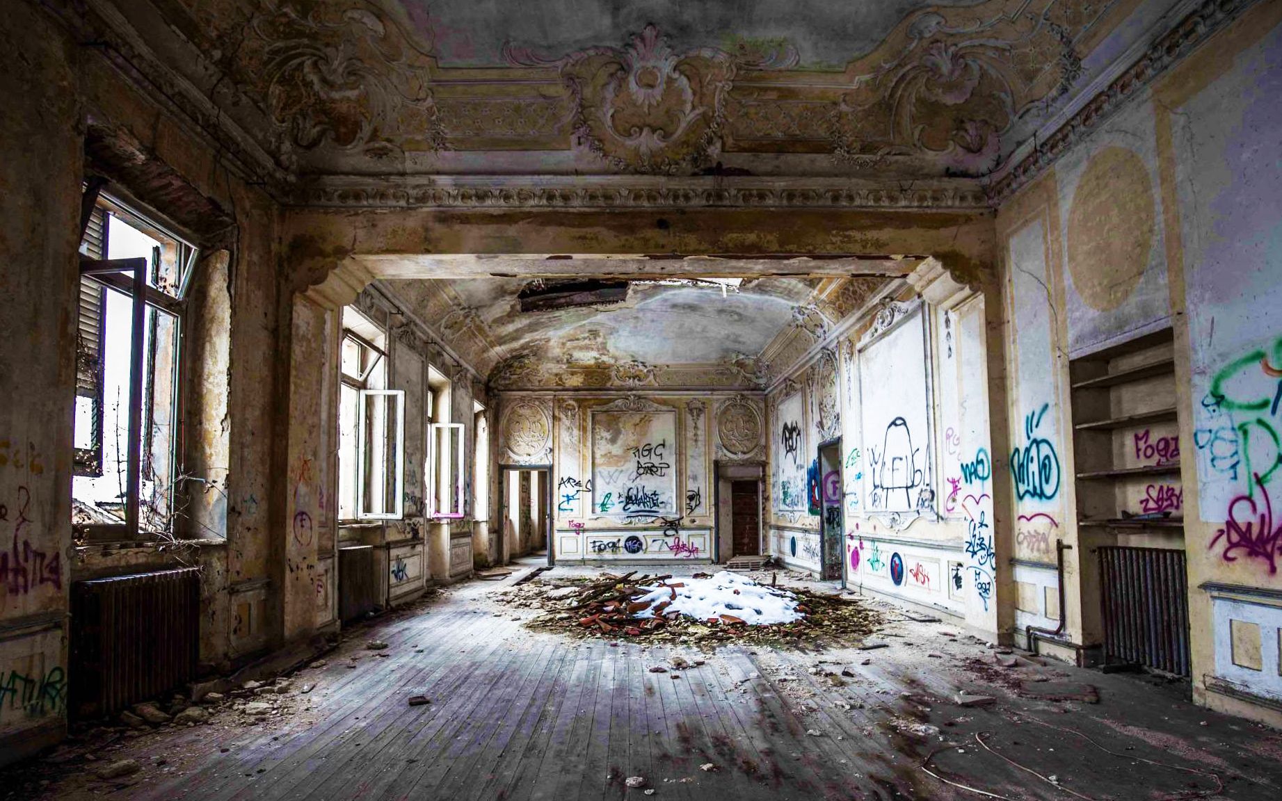 野外探险67探索被遗忘的意大利古老别墅