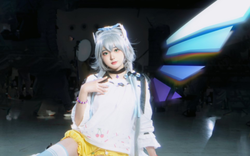 洛天依v4日语公式服cos