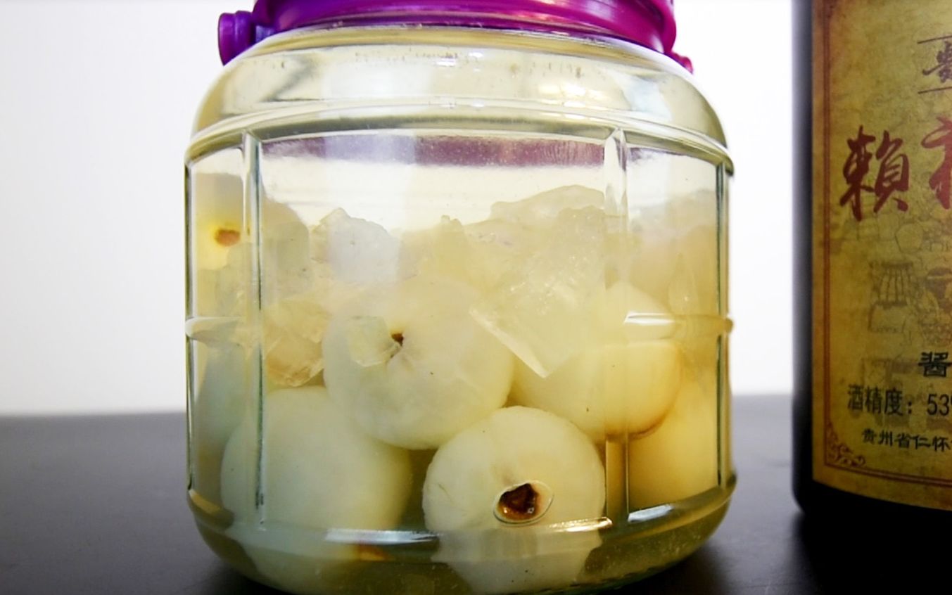 泡荔枝酒清爽可口预防心血管疾病