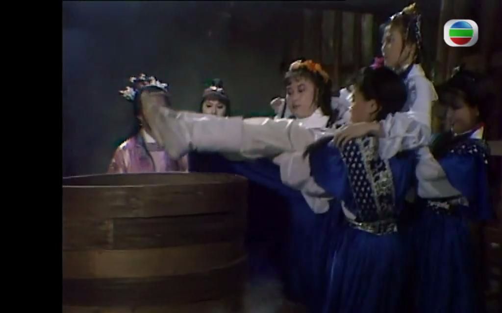 白靴女侠姐姐居然被这样对待_哔哩哔哩_bilibili