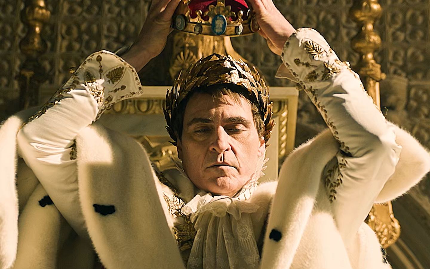 当被人加冕的小丑成为自冕为王的法兰西第一帝国皇帝——拿破仑