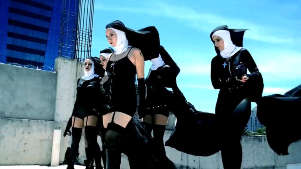 黑大衣女反派杀手1