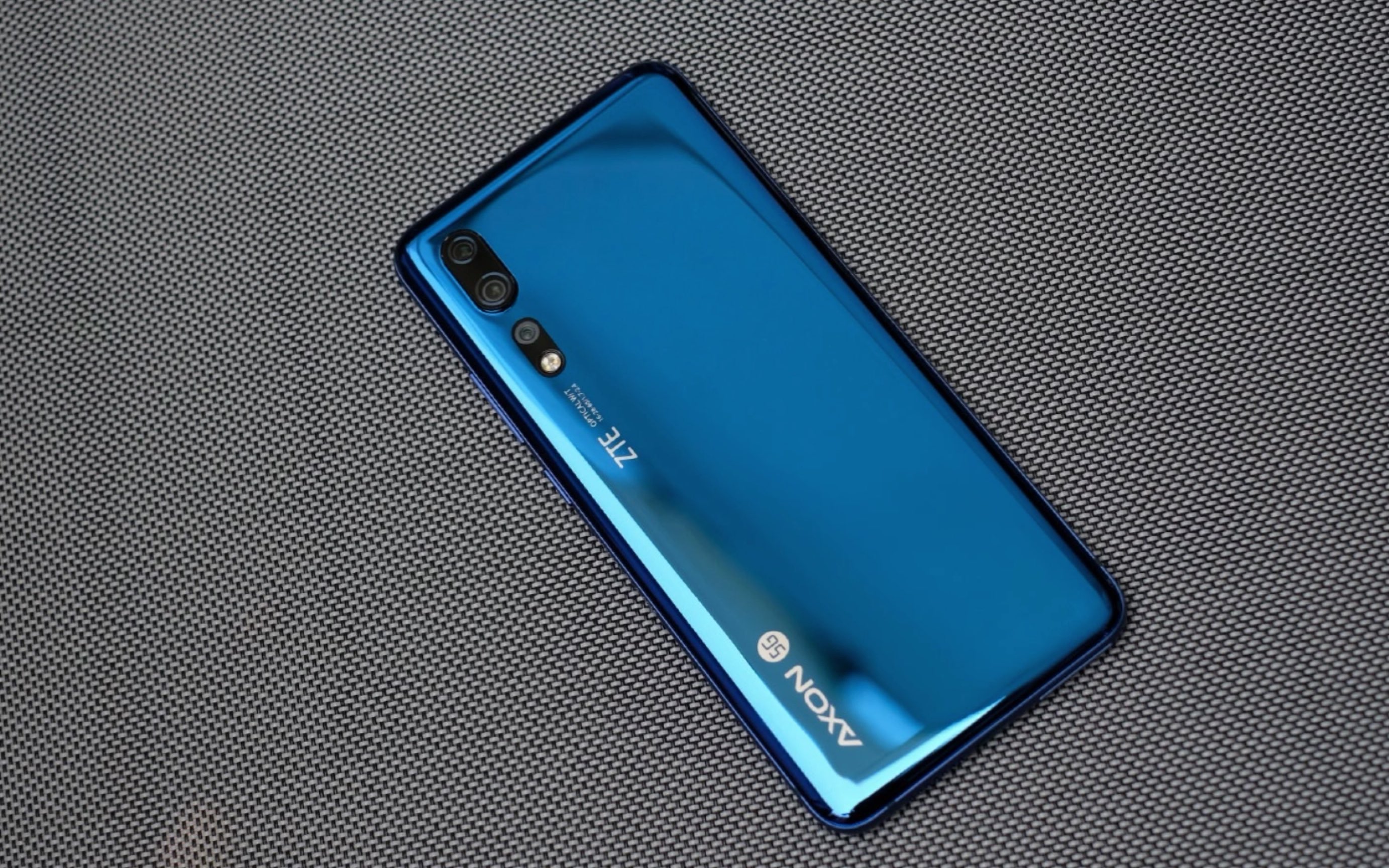 【制作人小陈师傅】开箱:中兴 天机 axon 10pro (应该不是全网第一个