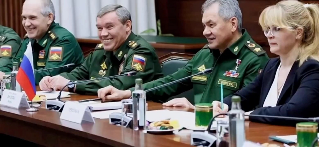 瞧瞧俄罗斯将军们核善的微笑