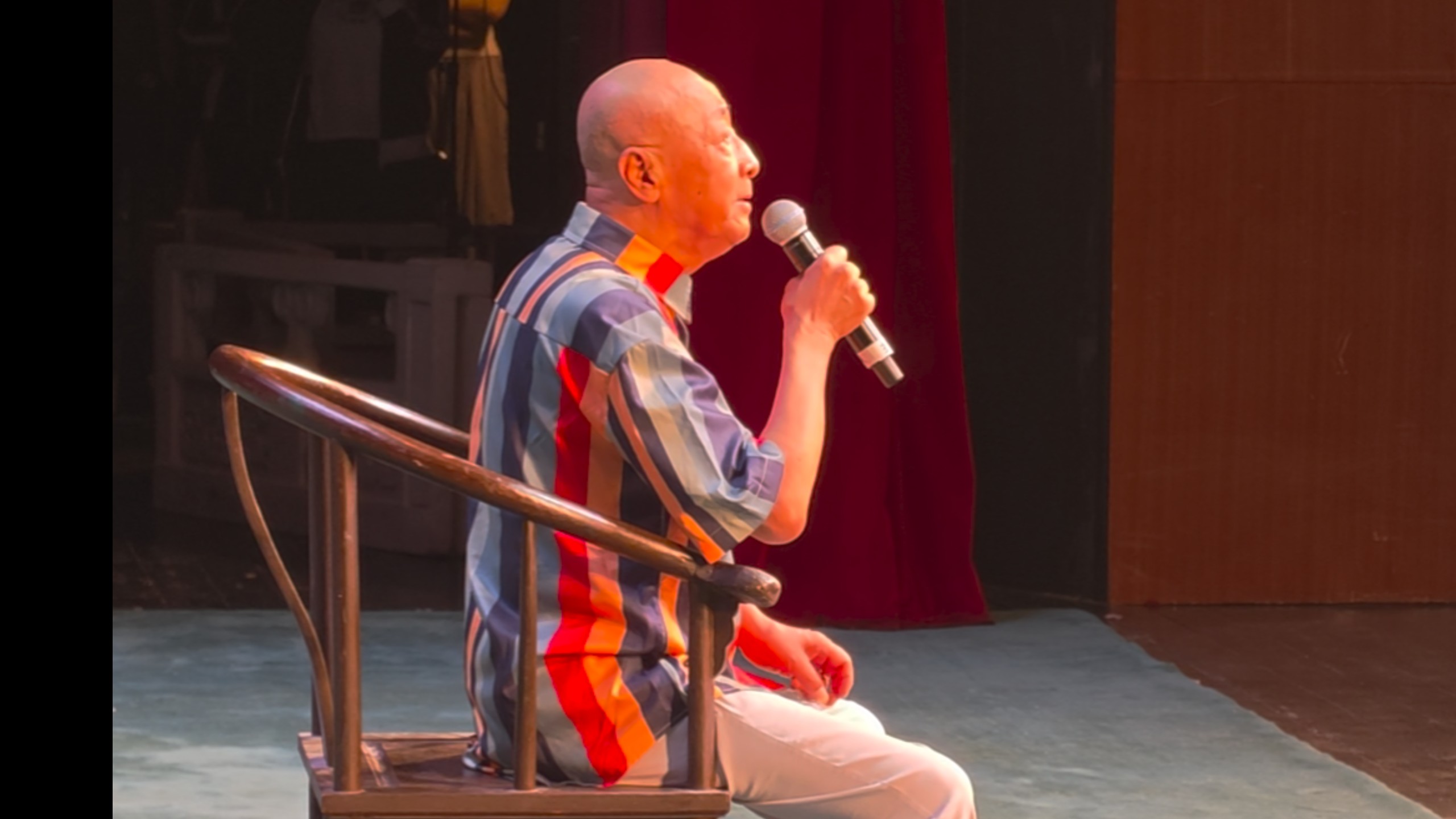 康万生•八十岁于天津滨湖剧院，天津京剧院七十周年纪念演出《盗马》（边幕视角）