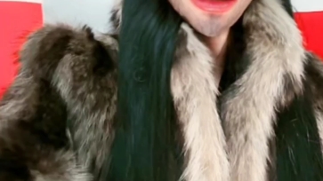 虫母jane承认自己是跨性别者