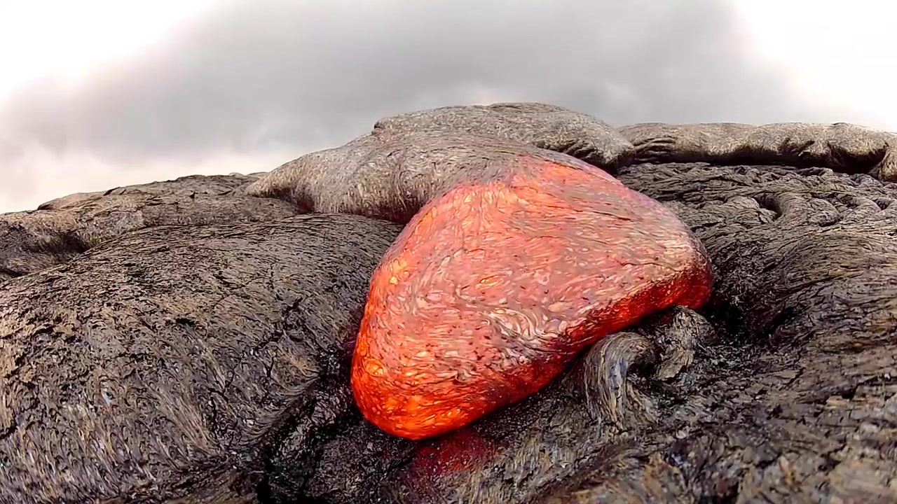 石头融化的样子你看过吗,好魔性的火山熔岩_哔哩哔哩 (゜-゜)つロ