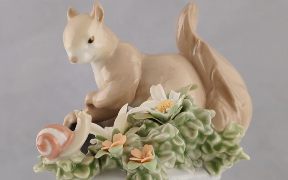 西班牙手工制作淘气小松鼠可爱中古装饰摆件