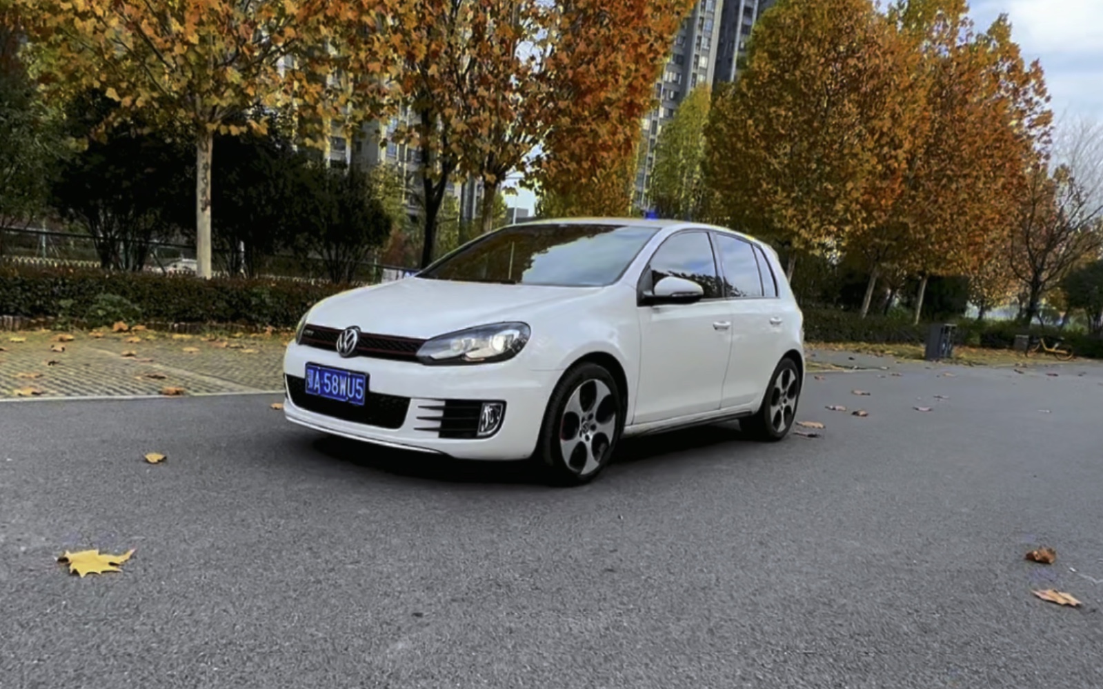 六代大众高尔夫gti,13年上牌自动挡2.