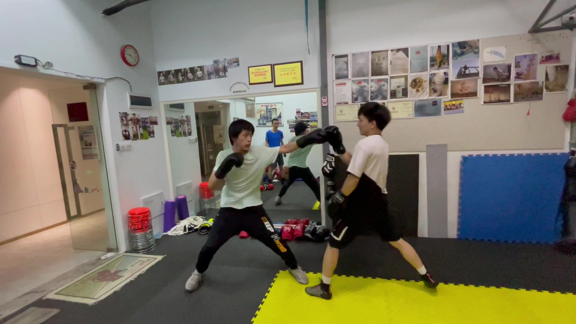 温教练陪练拳击手们