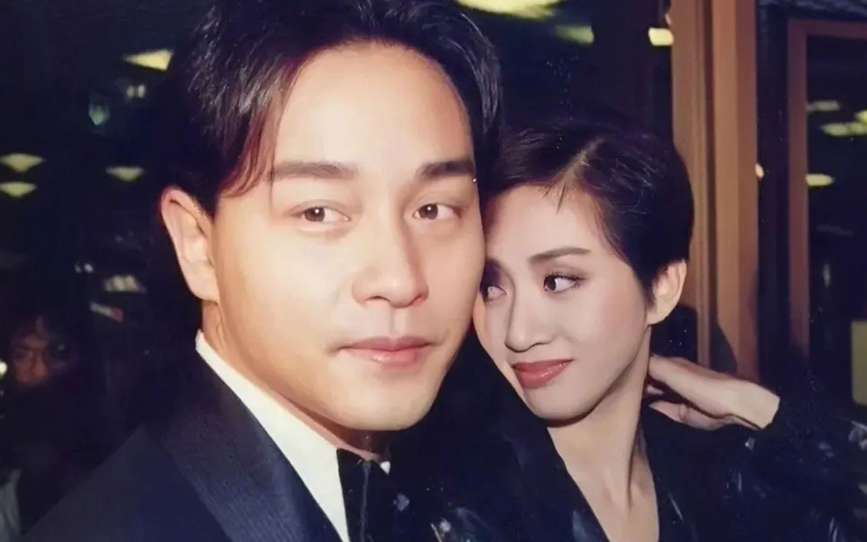 梅艳芳假装粉丝冲上台送花,注意张国荣的反应,爱不爱一目了然