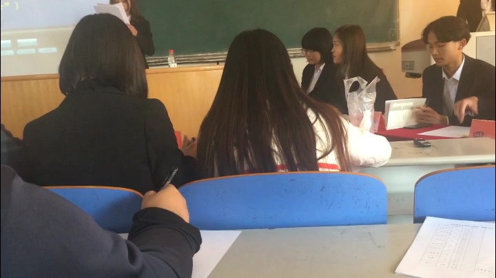 嵙电信辩论队大学生对于专业应该“学一行,爱一行”哔哩哔哩bilibili