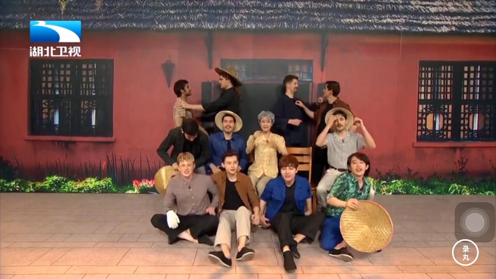 非正式会谈超暖小剧场_哔哩哔哩 (゜-゜)つロ 干杯~-bilibili