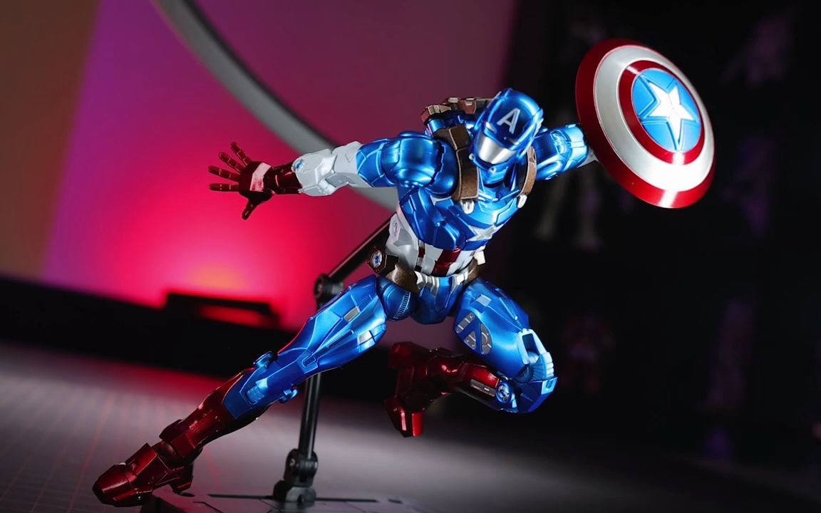 美国队长穿上钢铁侠盔甲!