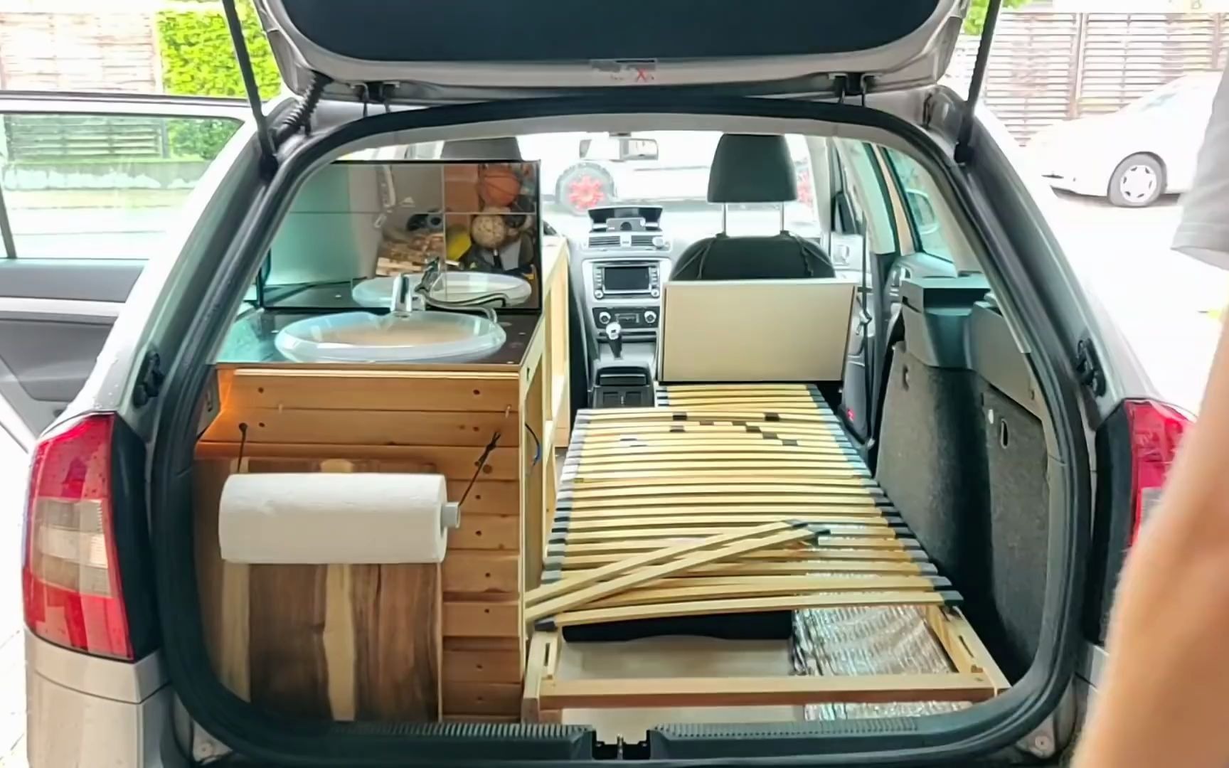 一个极其优秀的床车模块睡得舒服才是好床车的最高标准