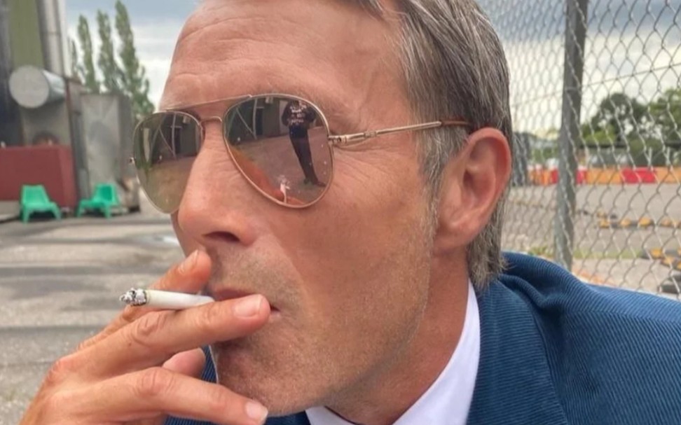 [图]【Mads Mikkelsen】妈妈说:“不要随便上陌生人的车”...