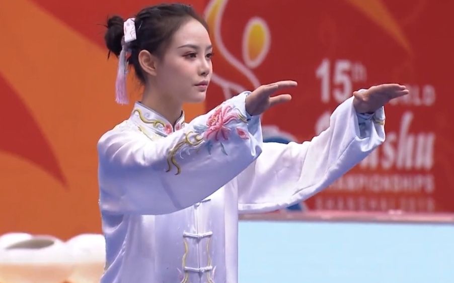 看太极冠军打太极拳真的心旷神怡